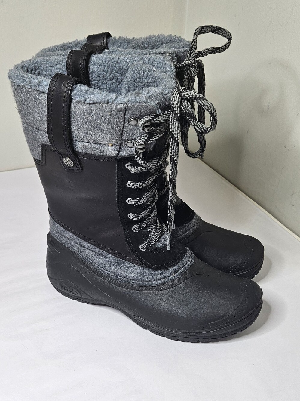 The North Face Women's Shellista III Mid Boots in black and gray Women's 9